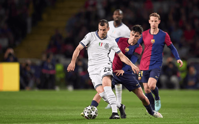 日职联战报：两队屡失良机，东京绿茵0-0福冈黄蜂（日职联赛况：东京绿茵与福冈黄蜂互交白卷，两队错失良机不断）