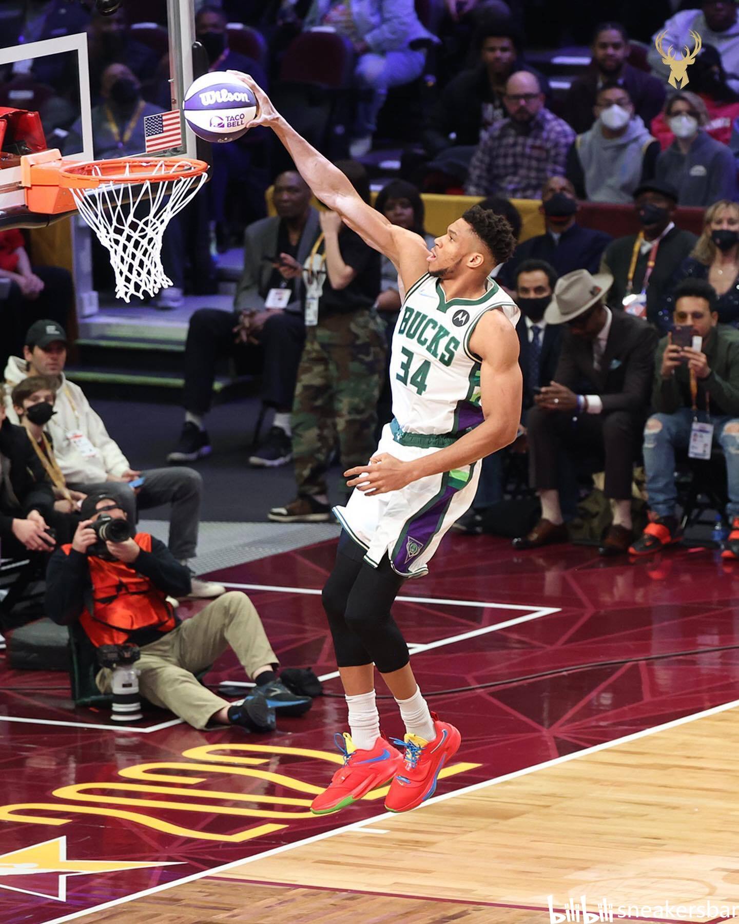 土鸡PK桑巴！国际排联认证这是本届VNL至今最激烈的强强对话！（土鸡大战桑巴：国际排联认定为本届VNL迄今最火爆的强强对决）