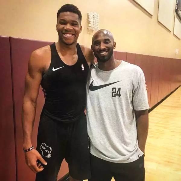 斯基拉：皇马只能在夏窗1000万回购帕斯，球员也不想冬窗转会（斯基拉：皇马仅能在夏窗以1000万回购帕斯，球员无意冬窗离队）