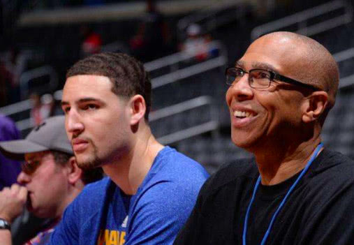 德天空：多特高层想和布兰特续约，但球员得接受降薪（德媒：多特高层欲与布兰特续约，前提是球员接受降薪）