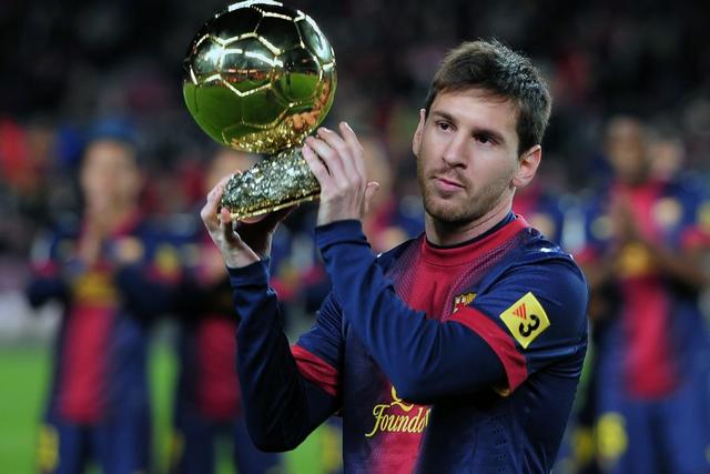 湖人浓眉哥篮下统治力助球队获胜（浓眉内线统治，助湖人取胜）