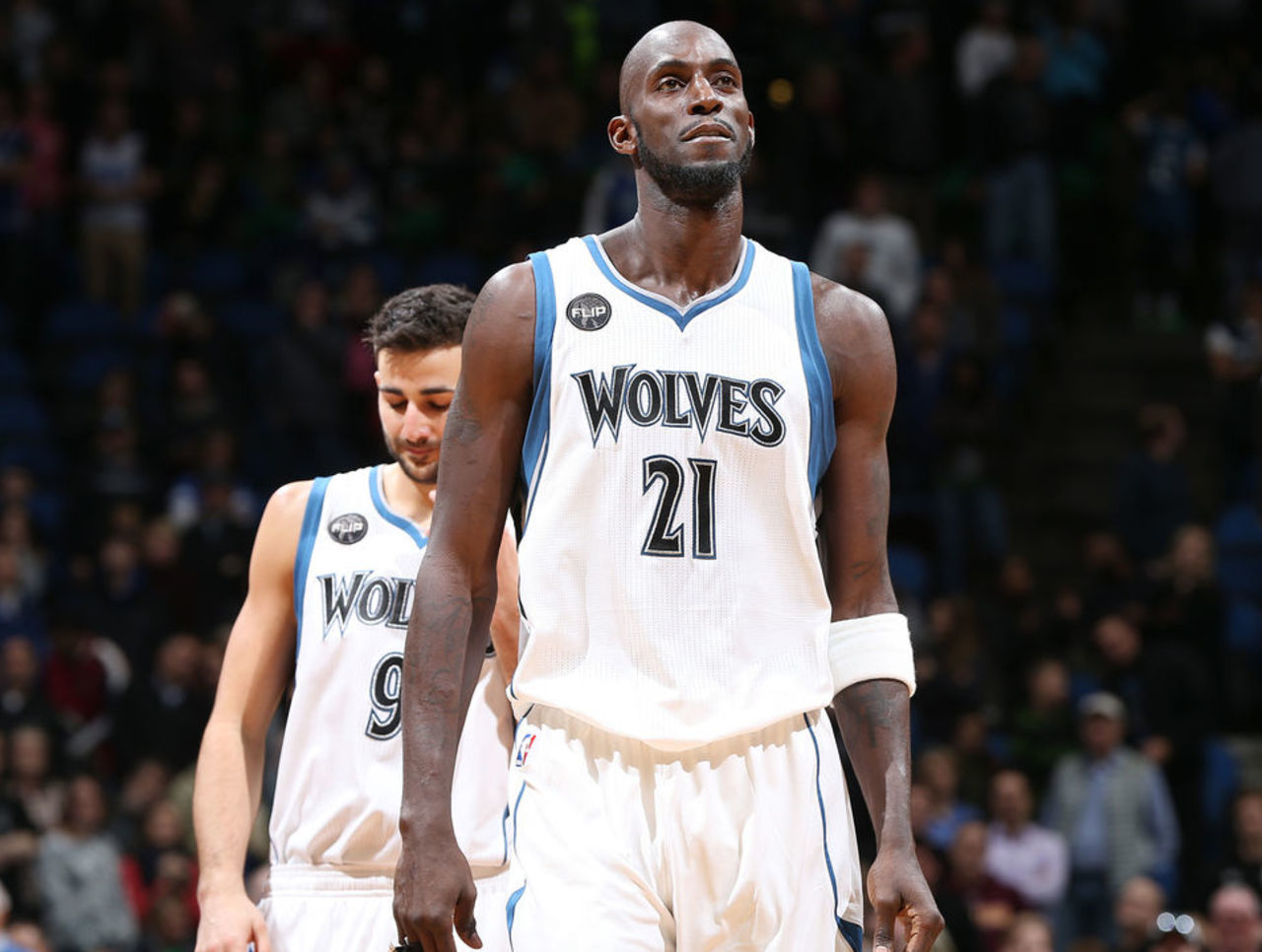 女子职业篮球联盟季前赛开战，各队积极备战（女子职业篮球联盟季前赛打响，各队全力备战）