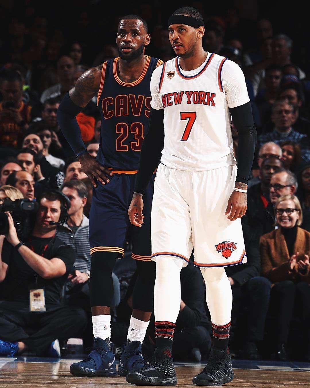 斯洛特：这点球在英超可能不会判；萨拉赫？今晚属于在场球员（斯洛特：这点球英超未必判；谈萨拉赫：今晚主角是出场球员）